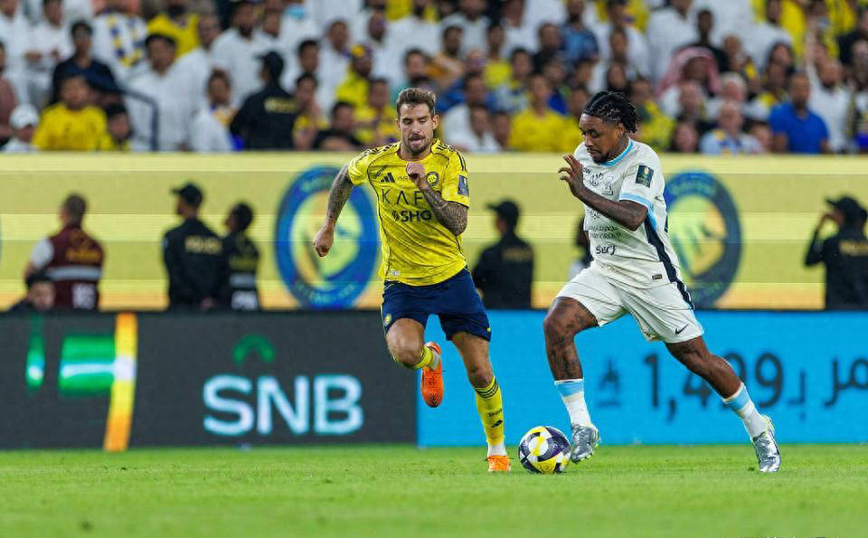 巴萨陷入困境?弗里克责怪伊尼戈离队,防线崩盘背后真相几何?