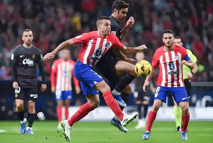 西甲保级战焦点对决,马洛卡主场迎战埃尔切,双方均面临伤病与战力不足,战意高昂,悬念十足。