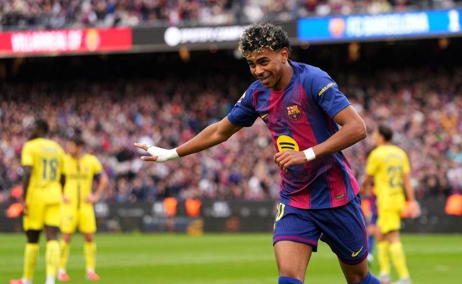 亚马尔帽子戏法造2大神迹,巴萨4-1黄潜,西甲主场13连胜宣战马竞